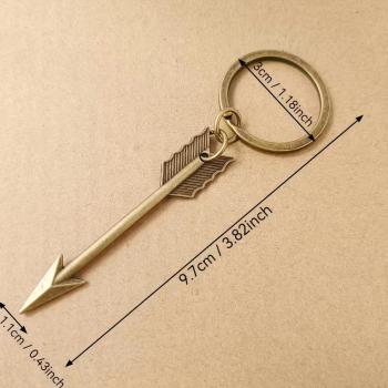 Kľúčenka so šípom zo zinkovej zliatiny strieborná